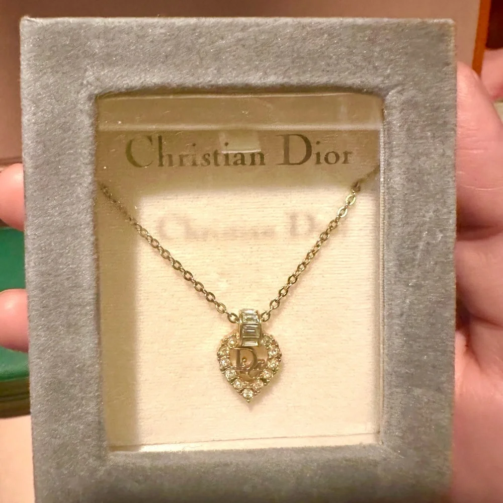 Rare❤️Vintage DIOR heart necklace gold tone Christian Dior pendant necklace - Picture 7 of 15